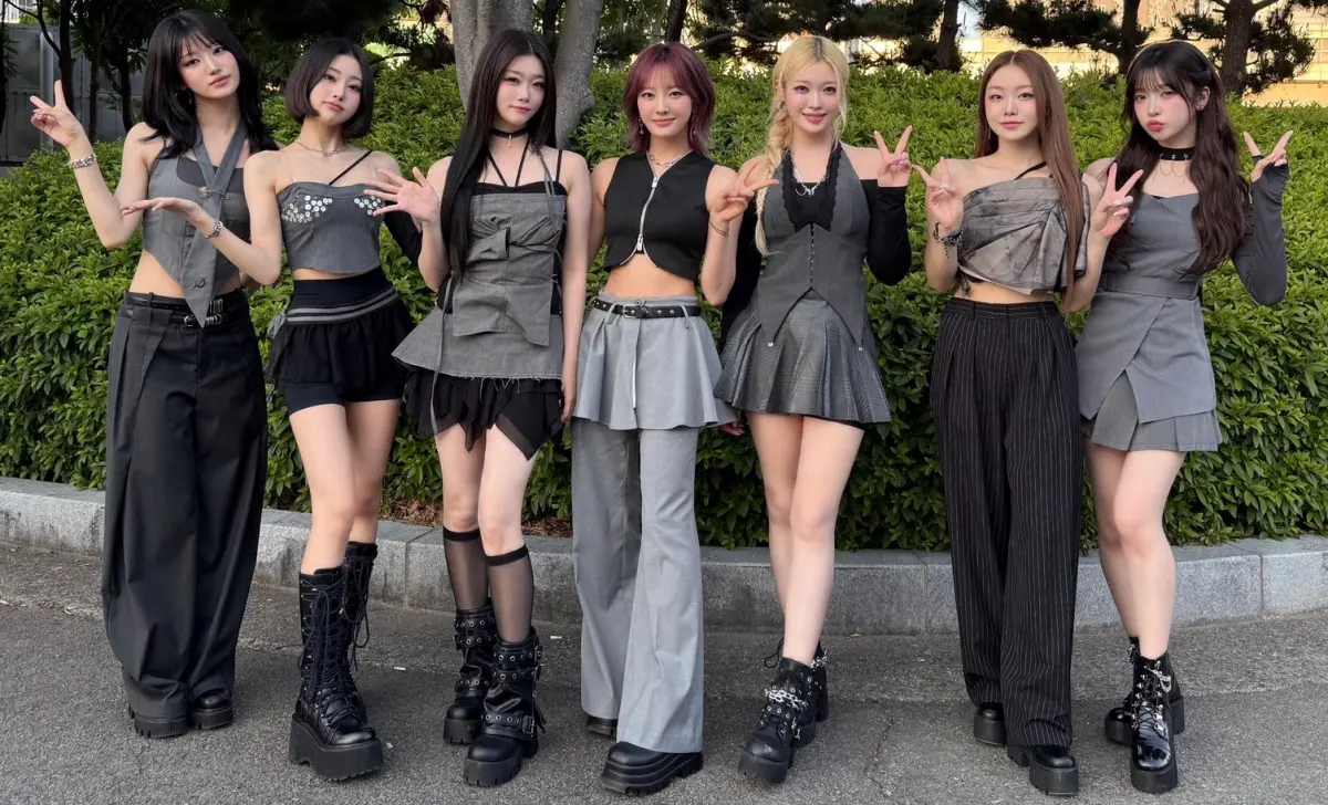 ▲Billlie經紀公司在昨（25）日，發聲明透露日籍成員HARUNA（右1）住家遭暴力闖入，導致她驚嚇送醫，經醫療機構判斷需要靜養，因此公司決定讓她暫停活動，並怒斥加害人讓HARUNA安全受威脅。（圖／Billlie FB）