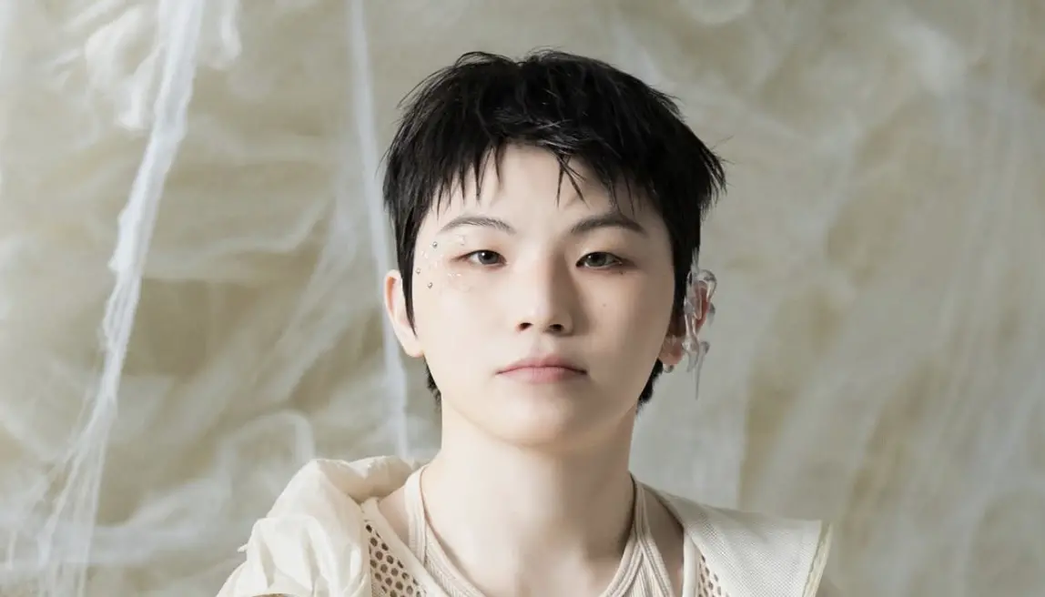 ▲韓團SEVENTEEN成員WOOZI（如圖）是團隊的歌曲製作人，也因為太有才華，版權費多到成員HOSHI表示下輩子想當他爸爸享福！（圖／saythename_17 IG）