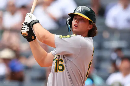 ▲運動家隊的22歲新秀柯茲（Nick Kurtz）在7月25日寫下驚天紀錄，對太空人隊狂轟四發全壘打，成為大聯盟史上首位單場四響砲的新秀球員。（圖／美聯社／達志影像）