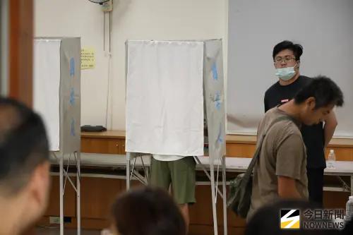 黃國昌爆澎科大「扣投票通知單不給學生」　中選會回應了
