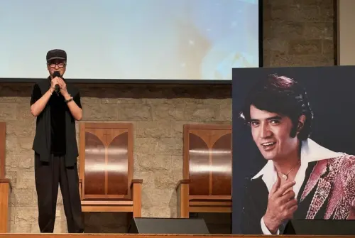 ▲和林沖曾在同一位歌唱老師門下的高義泰(左),在「師兄」的追思會上獻唱,用歌聲傳達思念。(圖/記者蘇詠智攝) ▲和林沖曾在同一位歌唱老師門下的高義泰(左),在「師兄」的追思會上獻唱,用歌聲傳達思念。(圖/記者蘇詠智攝)