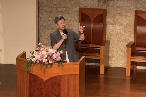 ▲黃國倫(如圖)這幾天失聲,改以致詞來向林沖致意。(圖/記者蘇詠智攝) ▲黃國倫(如圖)這幾天失聲,改以致詞來向林沖致意。(圖/記者蘇詠智攝)