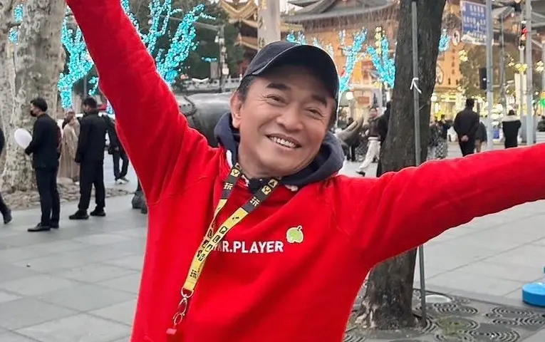 726大罷免／吳宗憲現身新加坡！手機追開票近況：心與大家同在