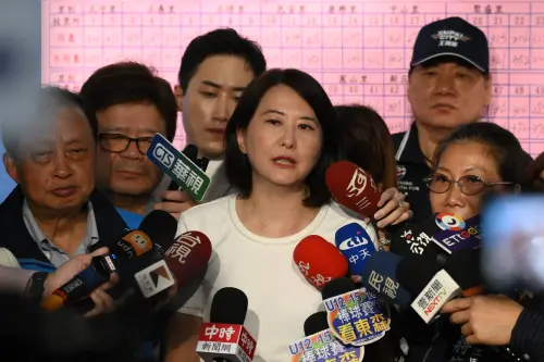 黃國昌遭爆養狗仔集團　王鴻薇力挺：可約束政治人物言行
