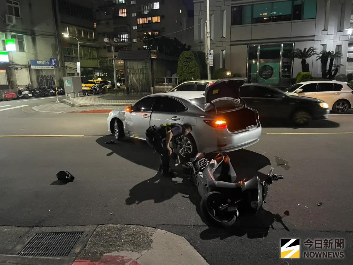 快訊／光復北路車禍！機車直行遭左轉車撞擊 25歲騎士倒地送醫