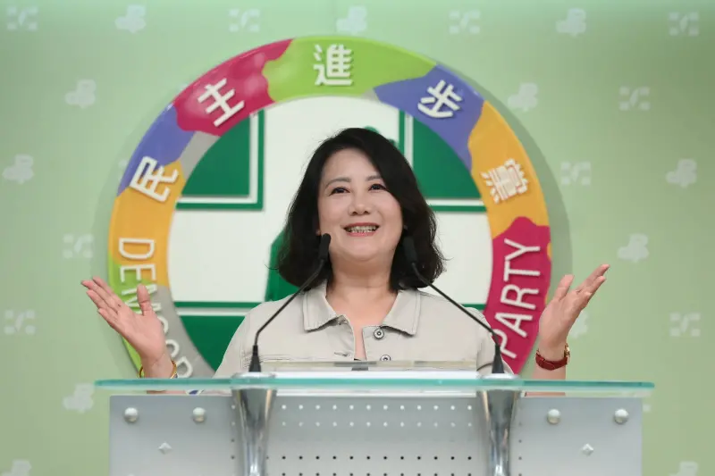 盧秀燕為「發4萬」哏圖喊告　她諷：藍營迴力鏢又急又快