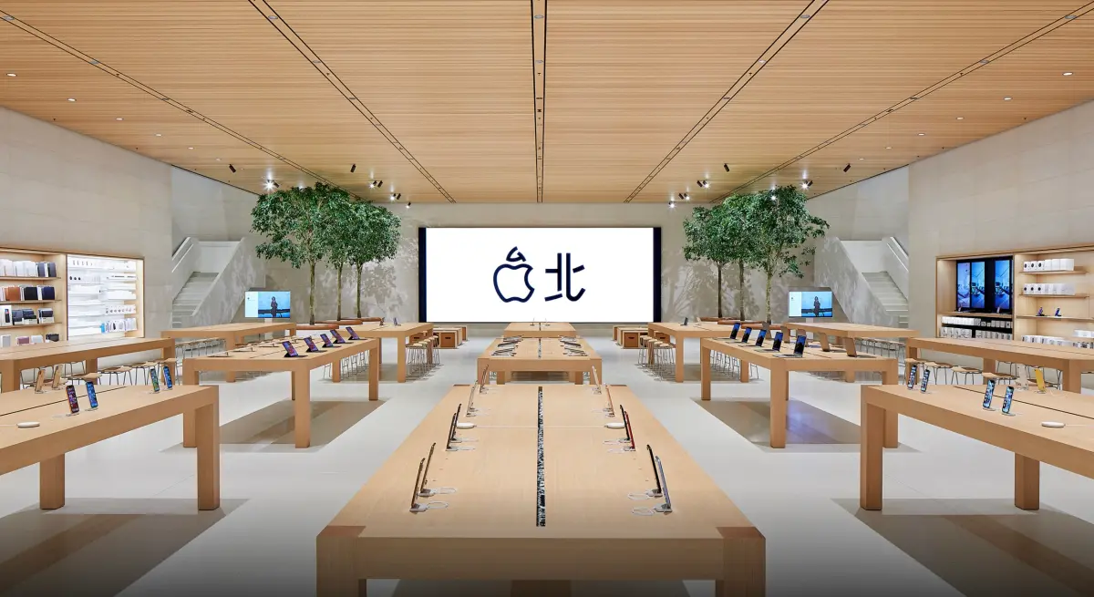 ▲下次在蘋果直營店開店時入內，可以觀察看看蘋果在陳列上有多龜毛，包含筆電陳列的角度，電源線卷的方式都有高度的一致性。（圖／翻攝官網）