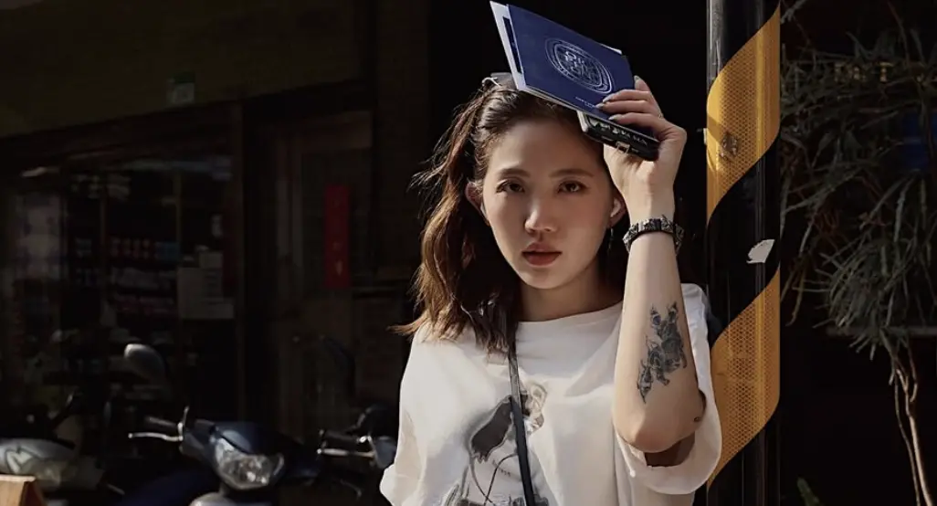 ▲女星陳艾琳過去曾表態支持罷免案通過，如今開票結果不如其意，有網友私訊她開酸「恭喜」，讓她怒嗆要封鎖對方。（圖／IG chen_ai_ling51）