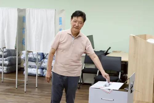 趙少康提鄭麗文當選的「關鍵3力量」　沈富雄丟1句這樣勸他
