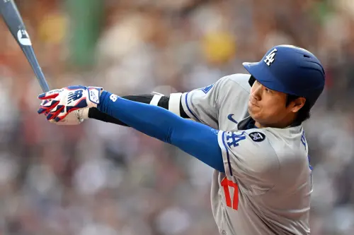 ▲大谷翔平本季第38轟炸裂芬威中外野,7戰6轟火力驚人,美國轉播席驚呼:「能打到那邊的選手非常罕見」。(圖/路透/達志影像) ▲大谷翔平本場面對紅人表現不佳,5打數沒安打還吞下4次三振。(圖/路透/達志影像)