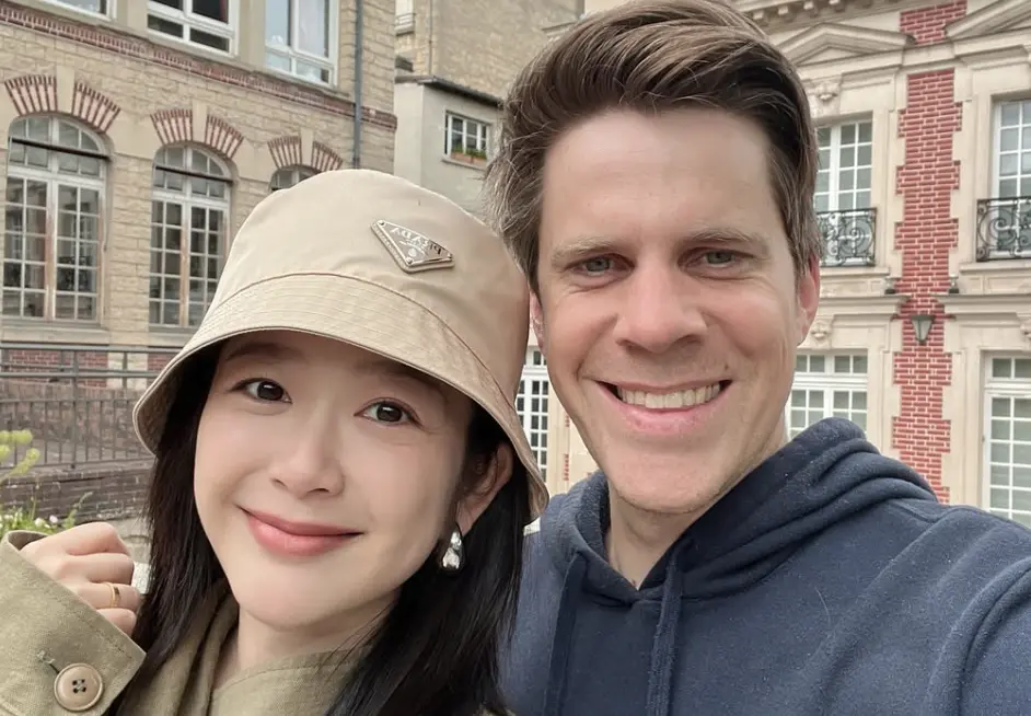 ▲查理（左）和瑞典老公Jonas對教育有不同看法，Jonas認為台灣人會用鍋子吃麵很沒禮貌，查理則以為大家都會，留言區引來兩派討論。（圖／翻攝自查理IG）