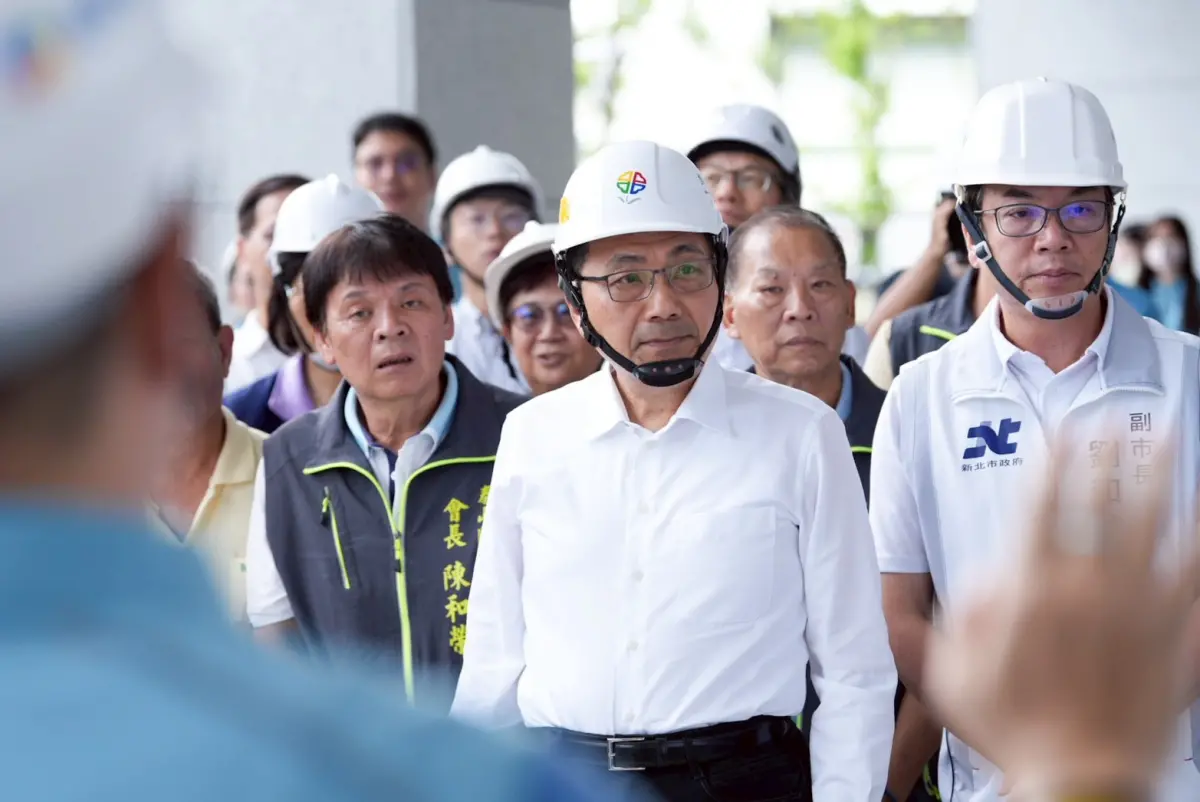 ▲侯友宜市長視察新北泰山中山段青年社會住宅。（圖／新北城鄉發展局提供）