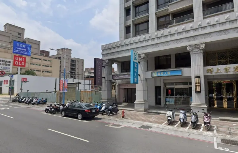 ▲新北市蘆洲傳出針頭傷人事件，有一名女子23日前往長榮路323號牽車時，竟然有人在機車坐墊上放針頭，導致她臀部受傷。(圖／翻攝GOOGLE MAP)