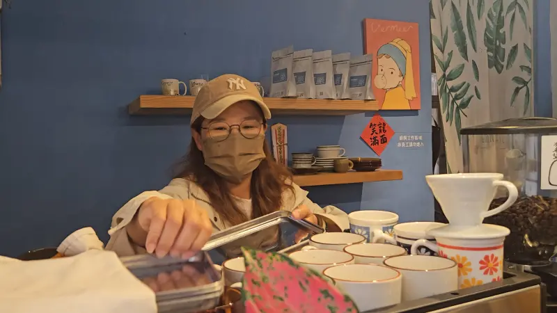 ▲鄭小姐表示，就算再多人叫她留下來，她都不可以食言，她一定會離開、一定會關店「大家不用擔心，不用再留言提醒了」（圖／記者劉松霖攝）