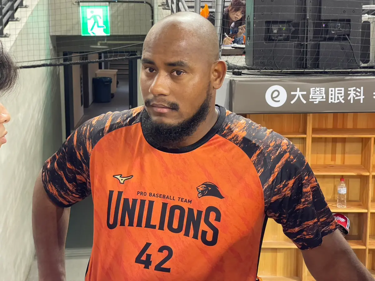 ▲統一獅王牌左投梅賽斯（C.C. Mercedes），昨日無預警傳出將轉戰韓職，他坦言昨天在休息室跟隊友說時，有想哭的感覺，「在這邊交到很多朋友，當下情緒確實有上來。」（圖／記者林子翔攝）