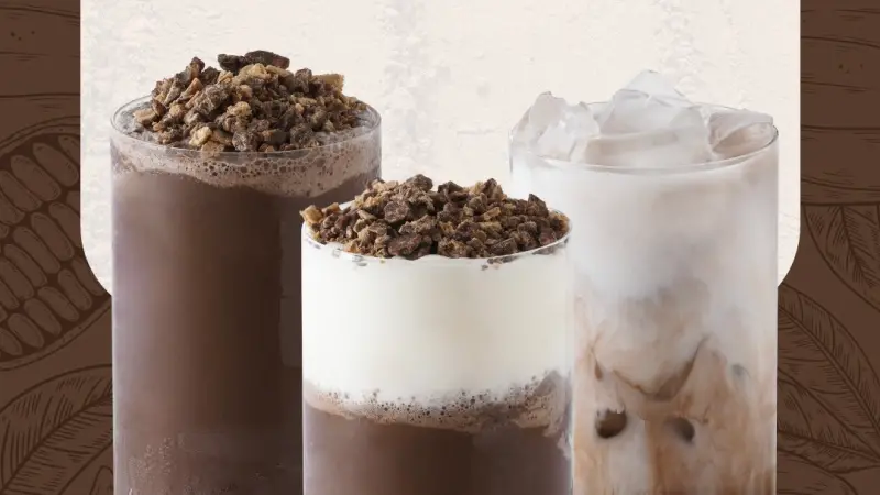 ▲巧克力價格回不去！繼50嵐停賣「可可芭蕾」、迷客夏「法芙娜可可」消失。「烏弄UNOCHA」證實「平價版星冰樂」可可系列「漲價35元」。為熟客需求堅不下架原因曝，可可脆片朵朵系列價格一覽。（圖／翻攝自烏弄FB）