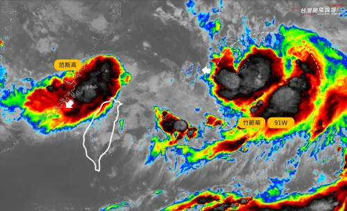 竹節草於明(28)日、後(29)天通過台灣東北方外海,朝中國浙江、上海一帶前進。(圖/《台灣颱風論壇|天氣特急》) ▲竹節草於明(28)日、後(29)天通過台灣東北方外海,朝中國浙江、上海一帶前進。(圖/《台灣颱風論壇|天氣特急》)
