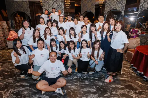 ▲興大EMBA會管組舉辦一年一度「世代會」，吸引各屆學長姐歡聚一堂，高喊「加入會管、事業翻轉」。（圖／主辦單位提供）