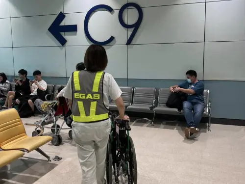 ▲李宇柔十分用心養育孩子，即使牛牛行動不便，仍經常帶他外出體驗世界。（圖／翻攝自李宇柔臉書）