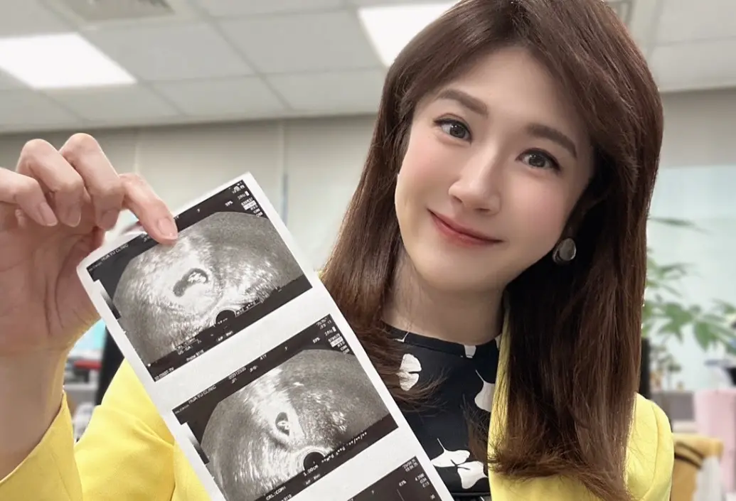 ▲美女主播鄭亦真被拍到發福現身婦產科的身影，今日她才公開宣布自己試管成功的好消息，終於懷孕，鄭亦真為此也胖了10公斤。（圖／鄭亦真臉書）