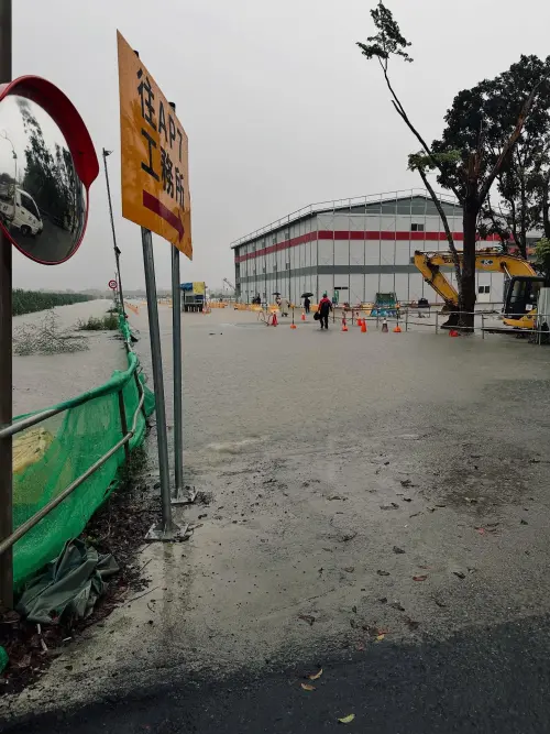 ▲嘉義台積電AP7淹水。（圖／Threads@@cheng.___27）