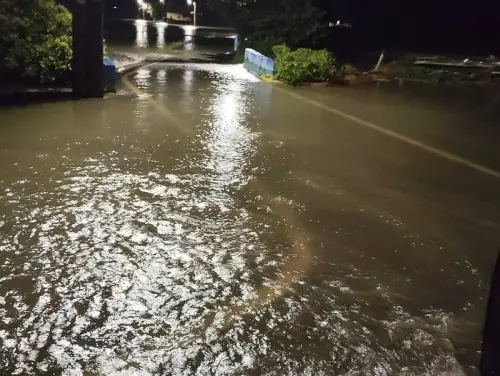 雷雨彈！台中北屯區淹水災情　必比登餐廳戶外用餐區成「流水席」
