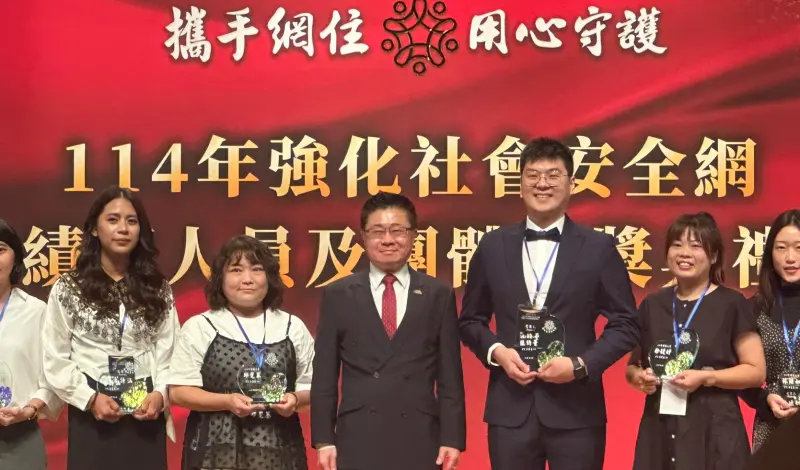 ▲「圓夢發財車」感動人心！少輔會社工邱莞蓁榮獲「社會安全網績優人員」（圖/記者鄧力軍翻攝）