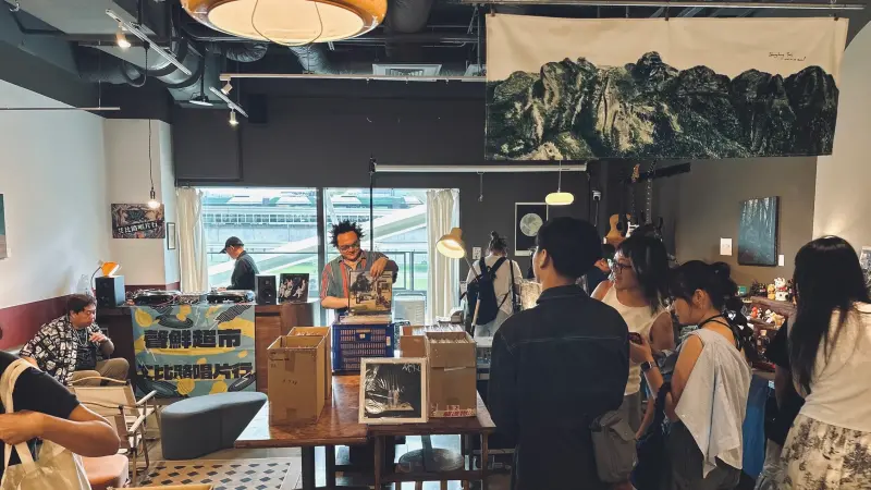 ▲ 《聲鮮超市》現場集結七家經典唱片行，展售大量黑膠與限量選品；搭配快閃店、音樂講座、DJ演出等。（圖／高流提供）