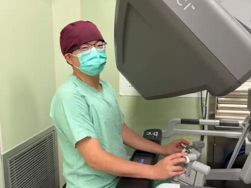 高難度胸腺癌治療　高雄長庚運用達文西開啓新篇章
