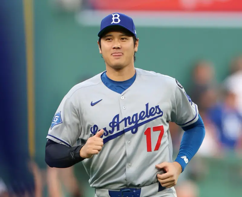 ▲根據數據網站《Fangraphs》計算的TOP50球員交易價值排行榜，洛杉磯道奇隊巨星大谷翔平高居第一，儘管他的年薪高達7000萬元，但道奇徹底發揮他場內外影響力，前年簽下大谷的行為堪稱0元購。（圖／美聯社／達志影像）