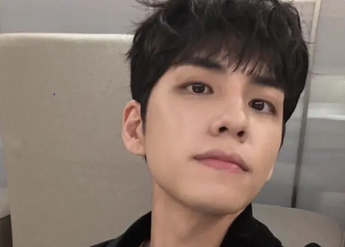 DAY6太催淚！聽障粉絲舉牌：你是我的勇氣　元弼停下腳步手語回應
