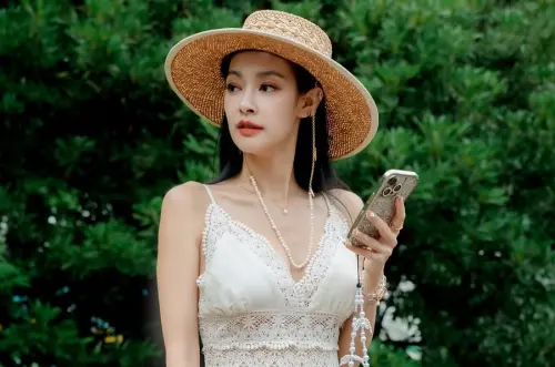 ▲王思佳（如圖）老公遭爆偷玩交友軟體！照片時間地點全符合　經紀人吐真相。（圖／王思佳IG）