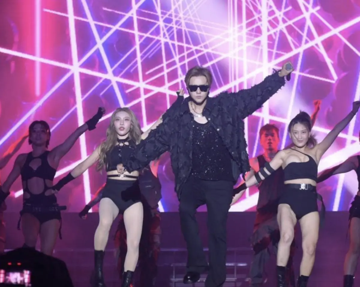 ▲亞洲舞王羅志祥（中）為家鄉花蓮義唱，在「2025花蓮夏戀嘉年華」的最後一天，帶來70分鐘酷炫大秀，為活動完美收場，感動3萬粉絲。（圖／三立提供）