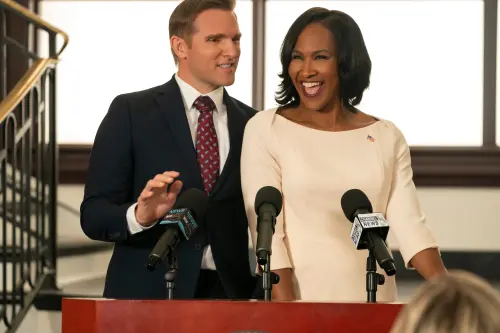 《泰勒派瑞之州長小姐》講述副州長候選人安東妮特鄧克森順利當選,但現在她必須在性別歧視又狂妄自大的州長底下,想盡辦法發揮所長,同時努力在全家都受到關注的情況下維持家庭和諧。(圖/Netflix提供) ▲《泰勒派瑞之州長小姐》講述副州長候選人安東妮特鄧克森順利當選,但現在她必須在性別歧視又狂妄自大的州長底下,想盡辦法發揮所長,同時努力在全家都受到關注的情況下維持家庭和諧。(圖/Netflix提供)