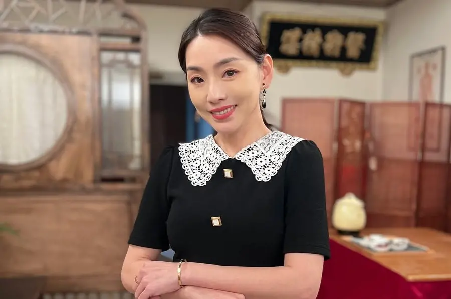 ▲民視的八點檔連續劇《好運來》近日播出的集數中，一段餅乾業配意外爆熱議，主演之一的賴芊合走進餐廳發現沒香菜後，當場爆炸，店家給她香菜餅乾嘗試，讓她火速大讚味道超濃郁，一整段超浮誇演技直接引發討論，網友還認為可能會再掀搶購潮。（圖／賴芊合IG）