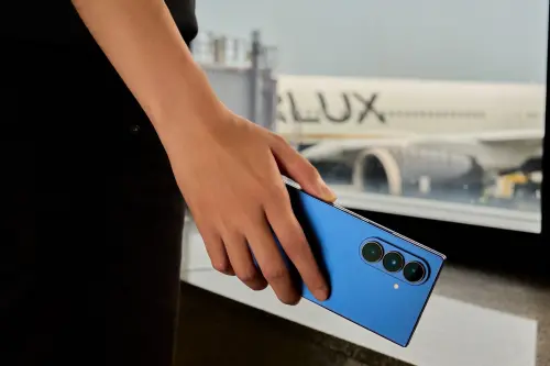 ▲慶祝鳳凰城航線開賣，星宇航空與 Samsung合作，推出限時購票抽新機活動！（圖／星宇航空提供）