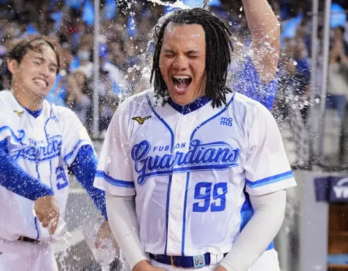 ▲張育成曾回憶，國小棒球隊的教練非常兇，每天操體能都讓他覺得累到極點，甚至一度萌生了退隊放棄的念頭。（圖／富邦悍將提供）