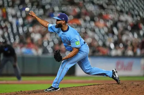 MLB／金鶯藍鳥雙重賽間發動交易！　火球男「直接走到對面」報到
