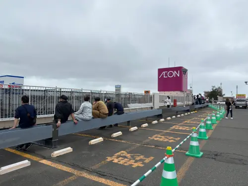 北海道居民在收到海嘯警報撤離命令後,紛紛往高處避難。(圖/翻攝自X) ▲北海道居民在收到海嘯警報撤離命令後,紛紛往高處避難。(圖/翻攝自X)