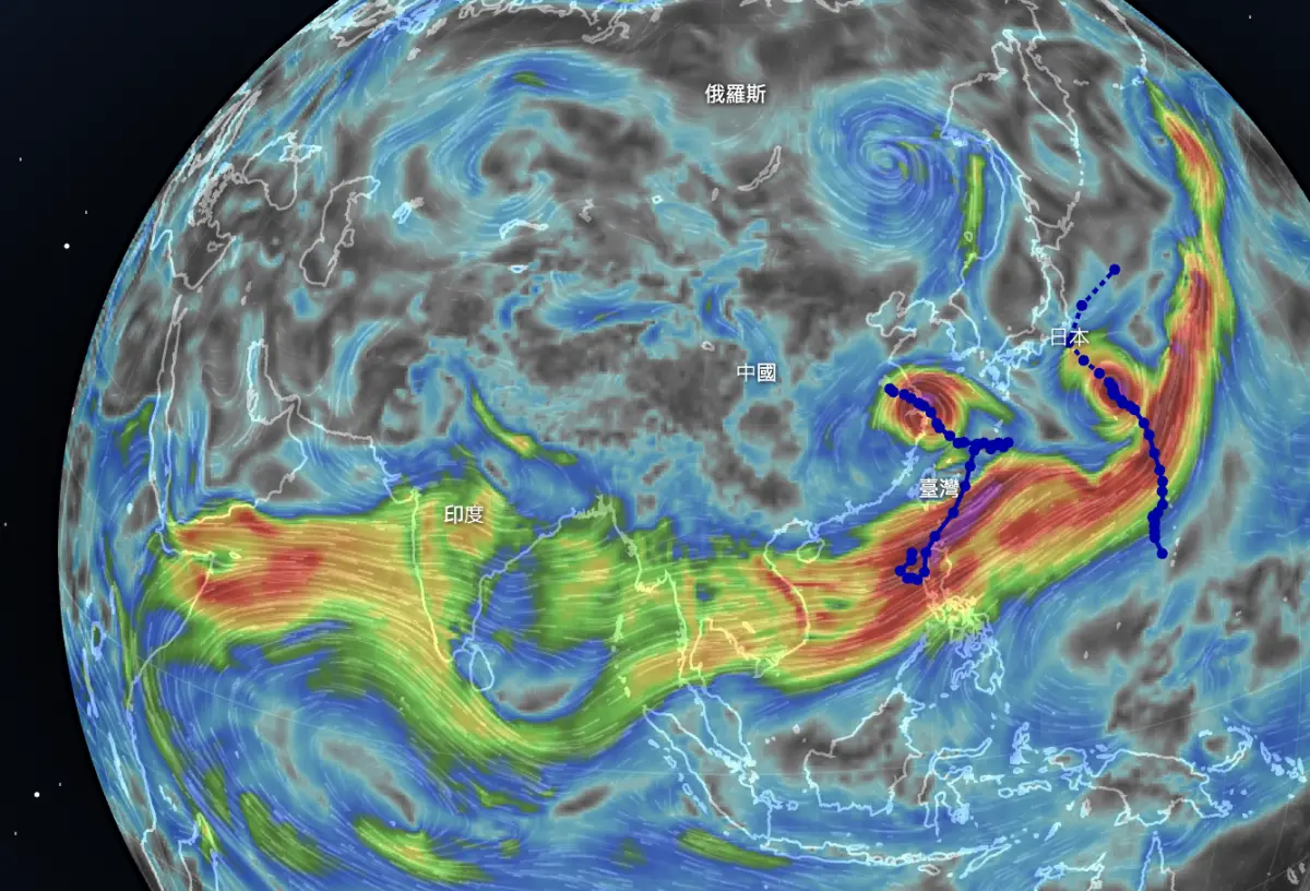 ▲觀察全球的「回波與流場」，「行星尺度」的西南氣流，從印度洋橫跨數千公里到日本東南方，台灣深受豪雨影響。（圖／翻攝NCDR）