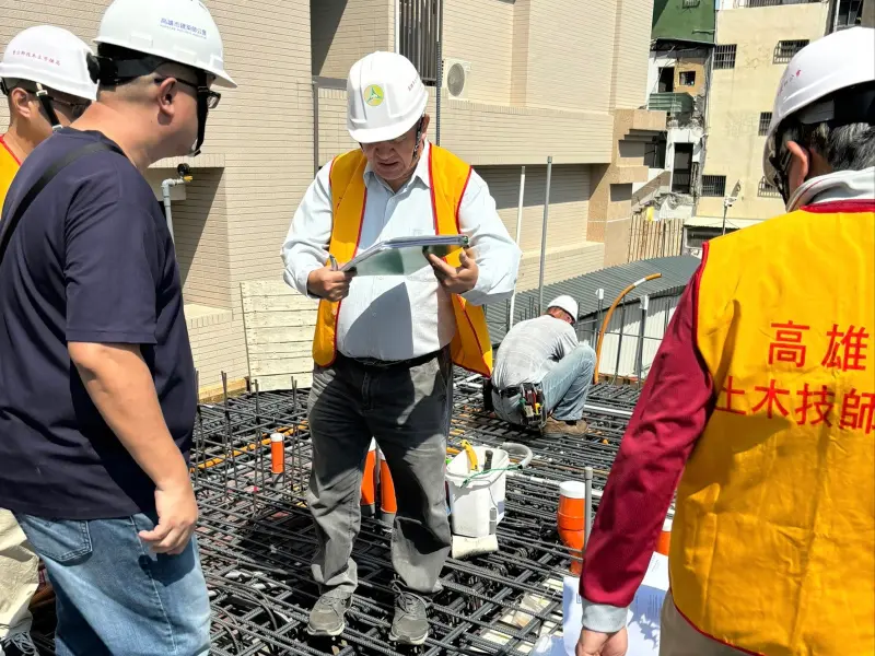 ▲立有建築具有多年結構工程經驗，新建案施工全程採高標準品管，不僅內部自主精密檢測，更通過高市府工務局、四大專業公會勘驗審核。（圖／立有建築提供）