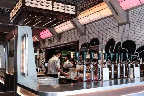 ▲Dream Plaza開幕台北最潮餐酒館！原來是「瑪黑餐酒」第三家概念式餐酒館Transit。（圖／記者朱永強攝）