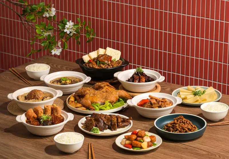 ▲「鄧師傅功夫菜」推出全新概念台菜品牌「復興北 外婆家」，匯集台菜、辦桌菜、眷村菜及川菜、江浙菜等，每道單點價88元起。（圖／鄧師傅提供）