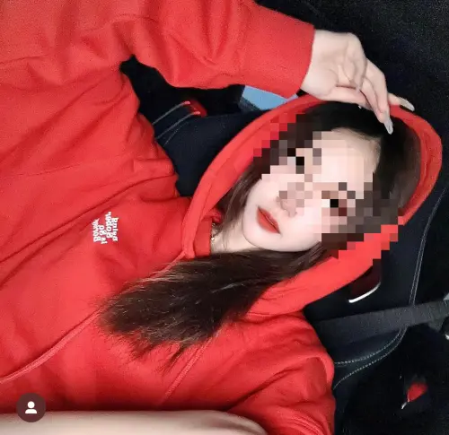 25歲的女子,疑似被前男友在信義威秀地下停車場砍殺、傷重不治。 ▲ 25歲的女子,疑似被前男友在信義威秀地下停車場砍殺、傷重不治。(圖/翻攝畫面)