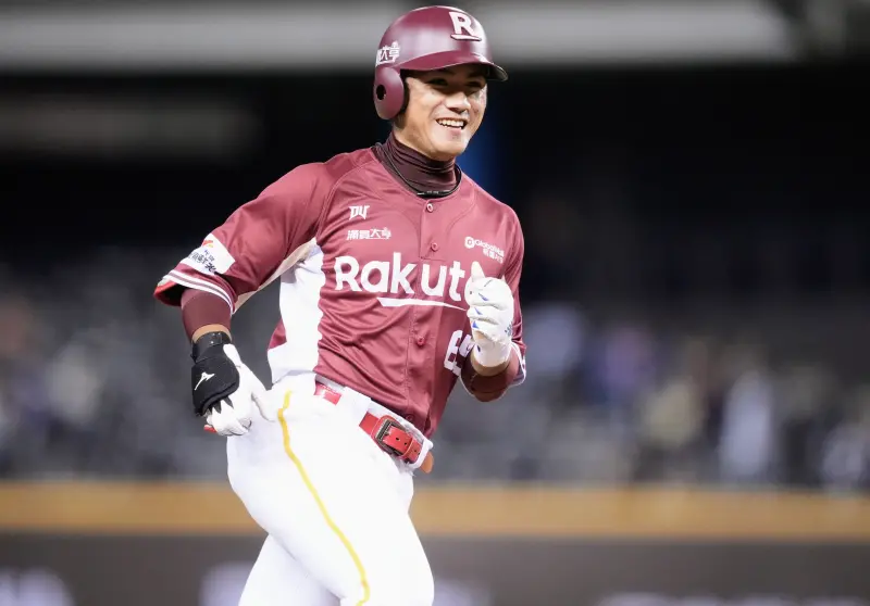 ▲林政華例行賽出賽100場，打出9轟、34分打點，還跑回55分，OPS+122為全隊前3名，不僅是樂天桃猿主力外野手，更有望入選年度最佳進步獎，但季後挑戰賽至今2場，連代打都沒有上。（圖／樂天桃猿提供）