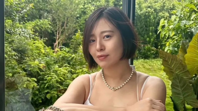 ▲懷孕6個月的女星劉品言近日即將迎來生日，但她在生日前夕宣布將取消舉辦多年的粉絲見面會，對此經紀人證實此為新階段的重要選擇，而劉品言近期也飛往日本度假，慵懶模樣全被拍。（圖／翻攝自劉品言IG）