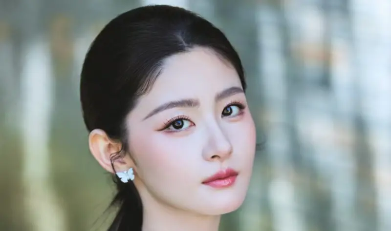 ▲趙晴在《凡人修仙傳》中飾演墨彩環，對楊洋一片癡心，她為戲甩肉7公斤，被封為「最美白月光」。（圖／翻攝自趙晴微博）