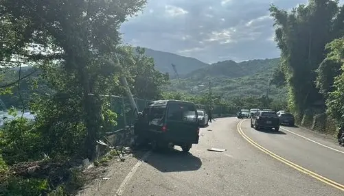 ▲新北八里發生重大車禍，造成2人傷重不治。（圖／翻攝畫面）