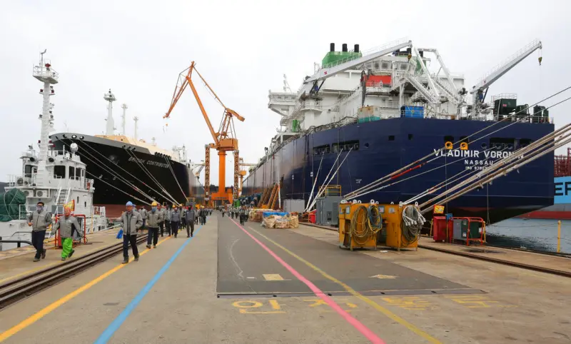 ▲韓國與美國關稅談判關鍵在造船業的鉅額投資。圖為韓國韓華集團（Hanwha Group）旗下大宇造船公司。（圖／美聯社／達志影像）