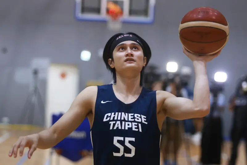 ▲高錦瑋主動讓位給中華隊防護教練劉芃顥的舉動，在網路上廣為流傳，他透露這不是第一次這樣做了，還分享赴美移訓，見識到凌晨4點的洛杉磯。（圖／記者葉政勳攝，2025.07.31）